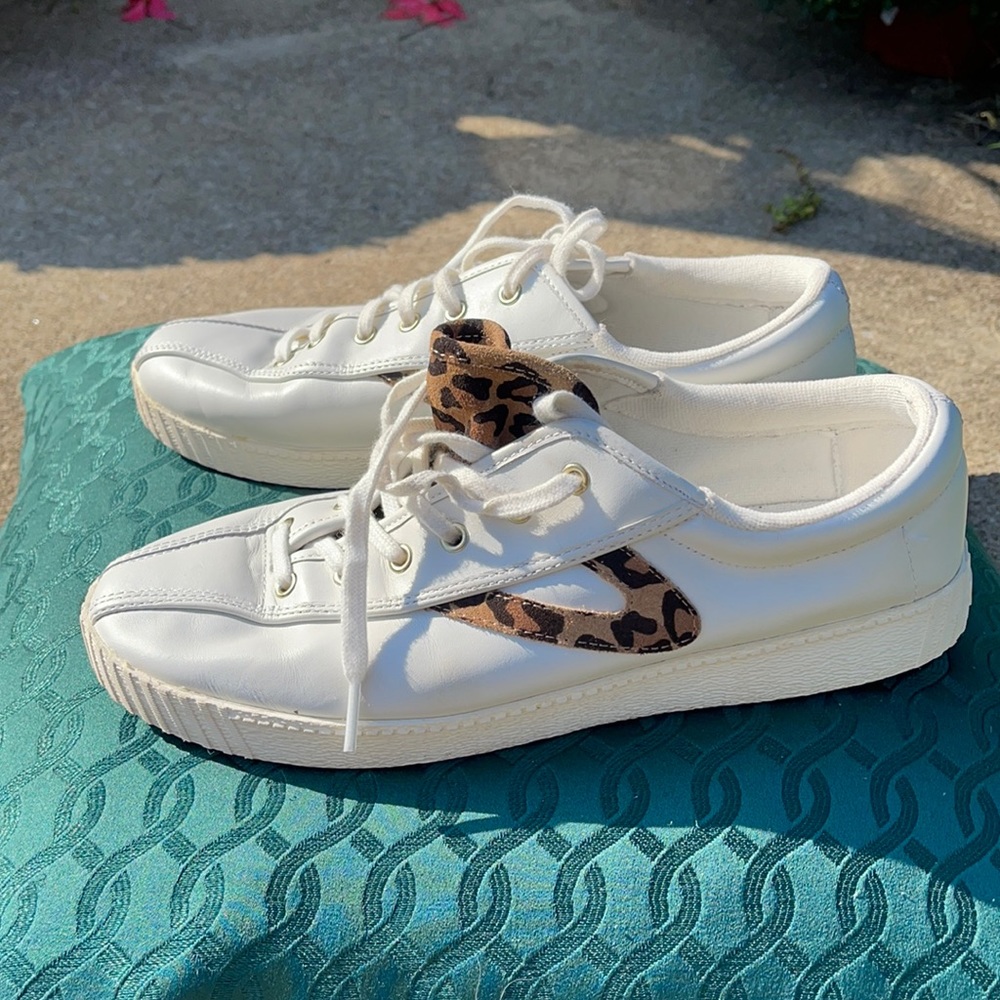 Tretorn shoes. Size 10